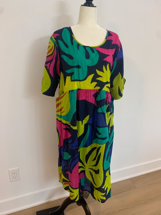 Dresses & Skirts - Vibrant Tropical Print Midi Dress - Green/Pink/Blue